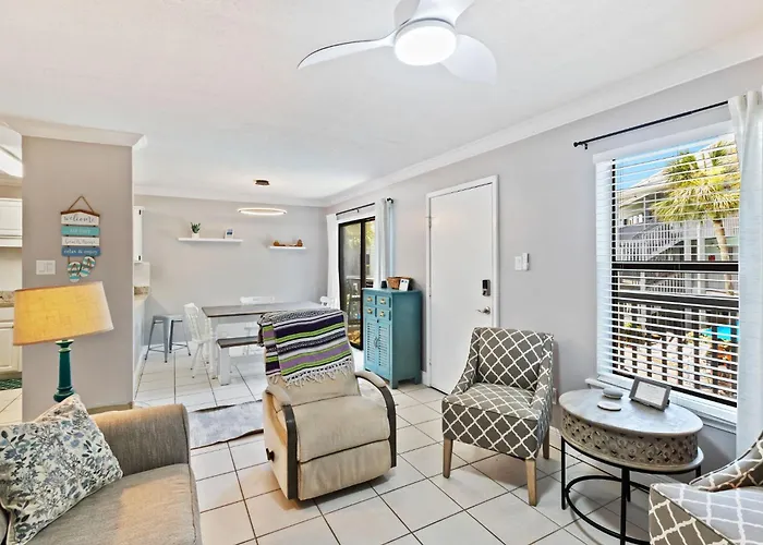 2-bedroom On W/pool