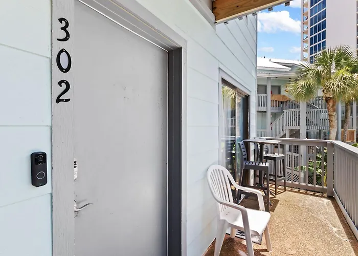 Holiday home 2-bedroom On W/pool