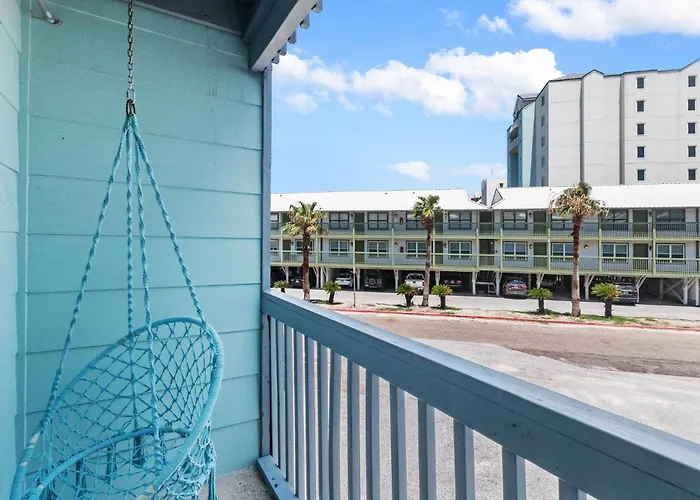 2-bedroom On W/pool *