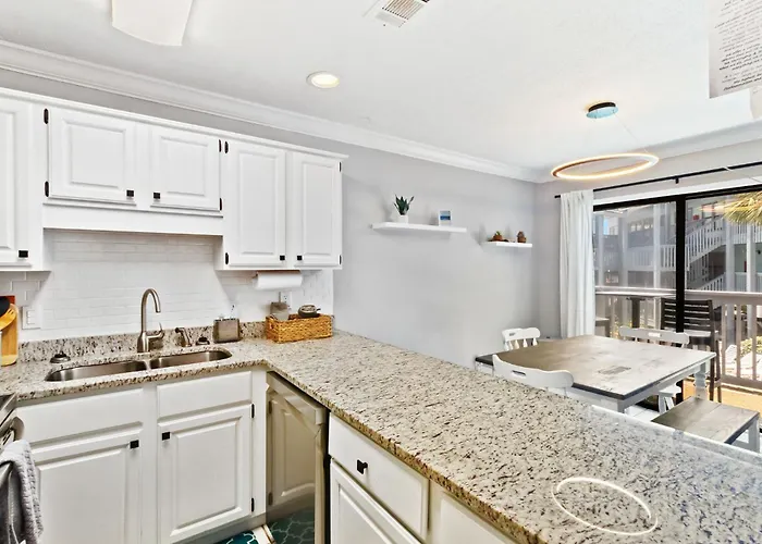 Holiday home 2-bedroom On W/pool *