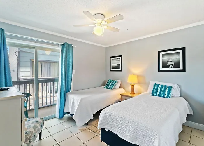 Holiday home 2-bedroom On W/pool Gulf Shores
