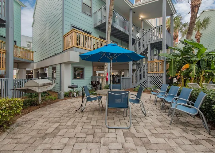 2-bedroom On W/pool Holiday home *